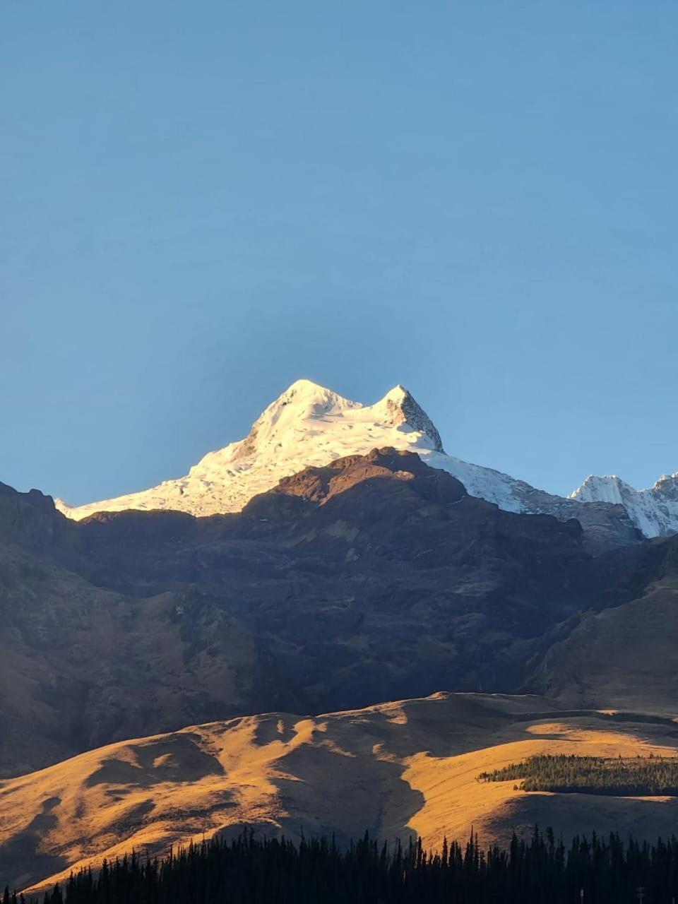 Lhotse Hostel B&B 瓦拉斯 外观 照片