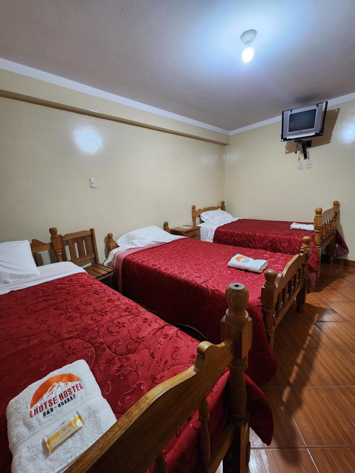 Lhotse Hostel B&B 瓦拉斯 外观 照片