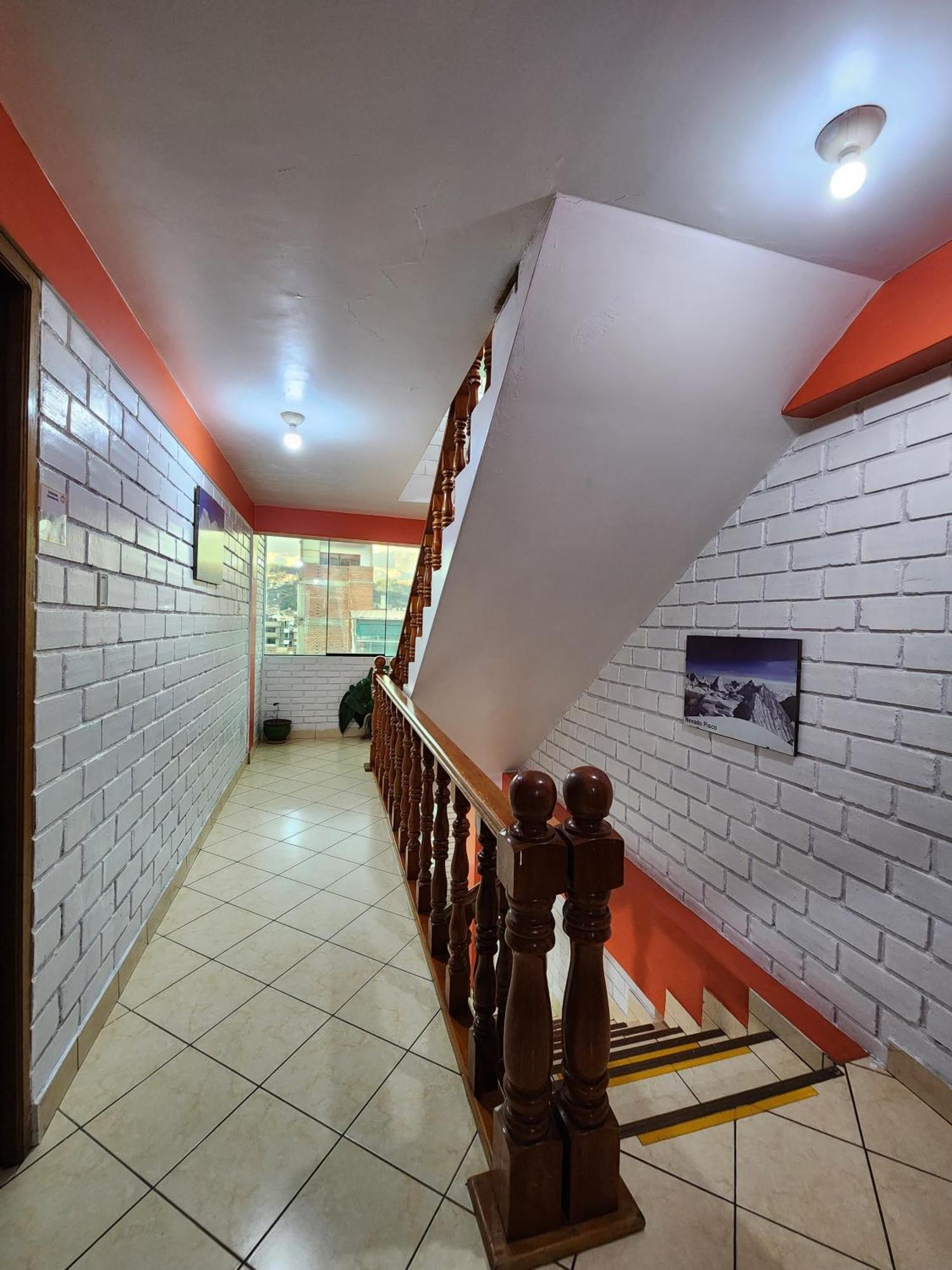 Lhotse Hostel B&B 瓦拉斯 外观 照片