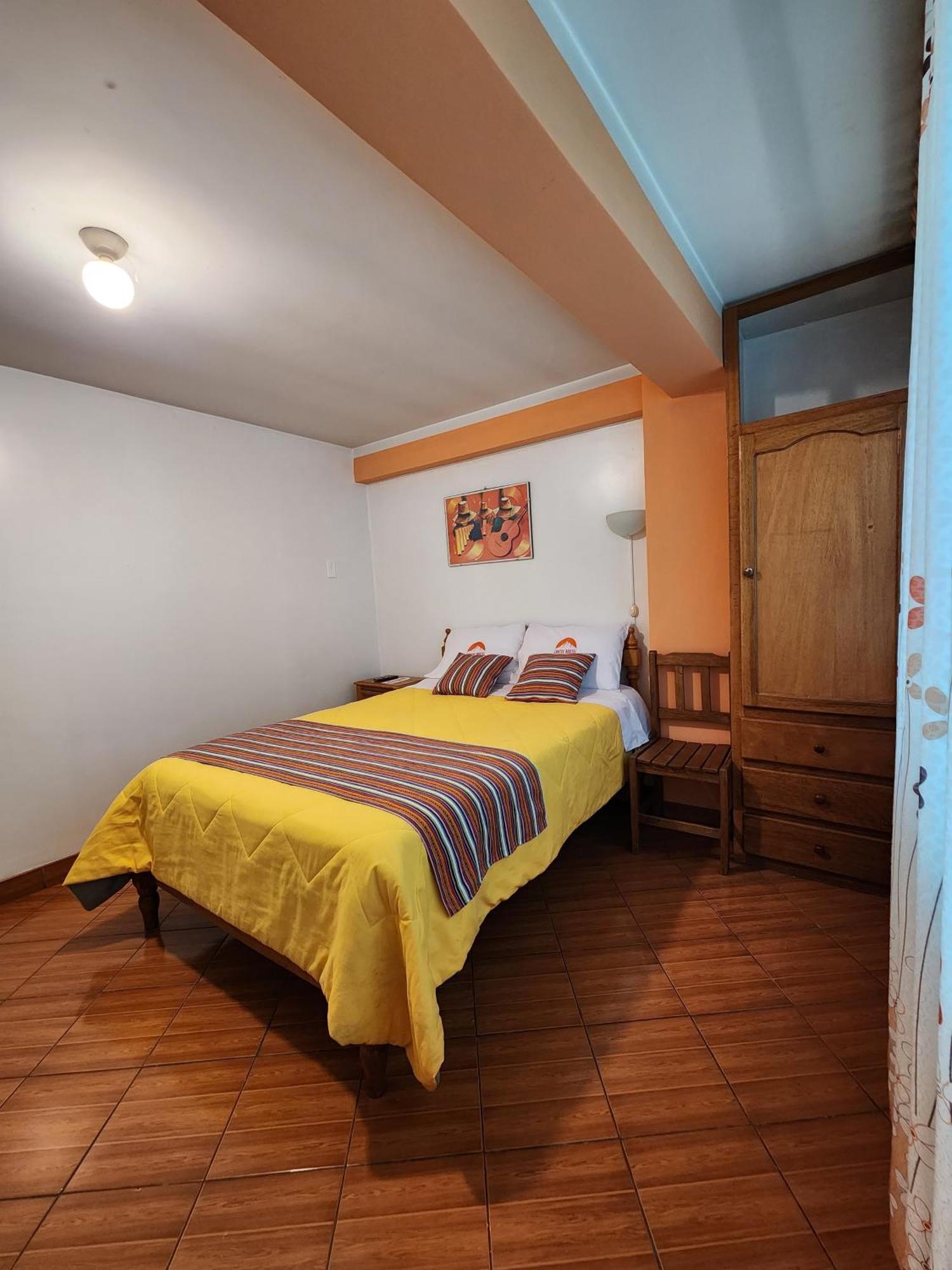 Lhotse Hostel B&B 瓦拉斯 外观 照片