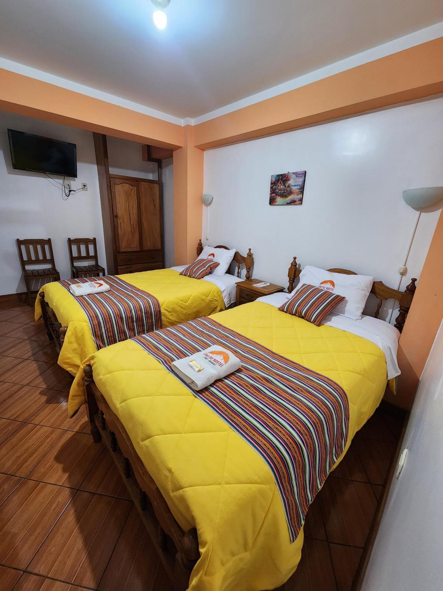 Lhotse Hostel B&B 瓦拉斯 外观 照片